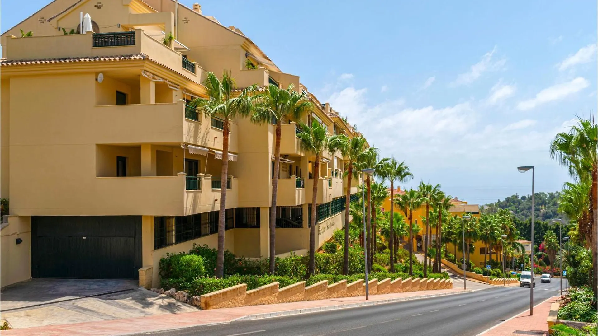 Stunning Apartment In Benalmadena Costa Arroyo De La Miel